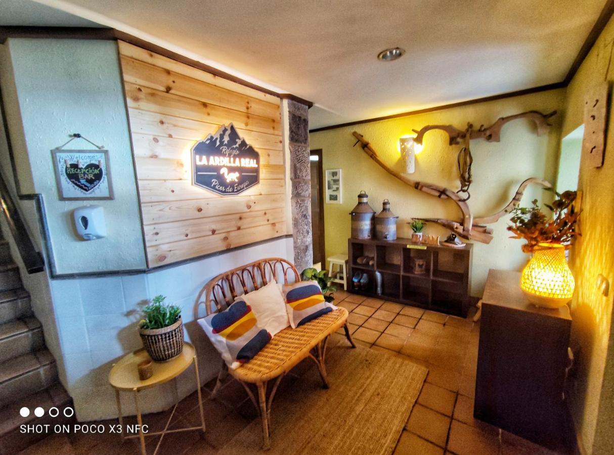 Refugio La Ardilla Real Hostel Posada De Valdeon Buitenkant foto