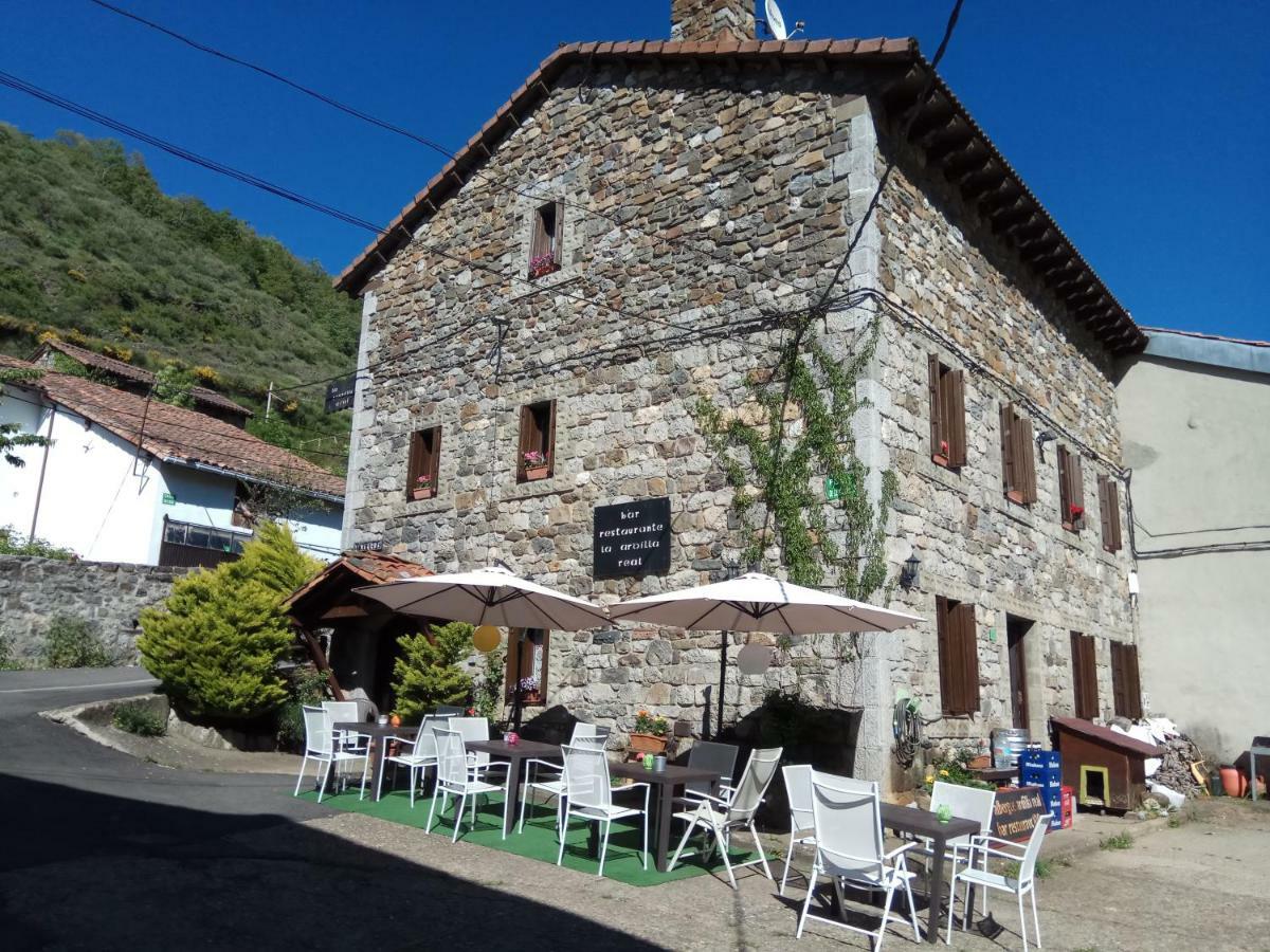 Refugio La Ardilla Real Hostel Posada De Valdeon Buitenkant foto