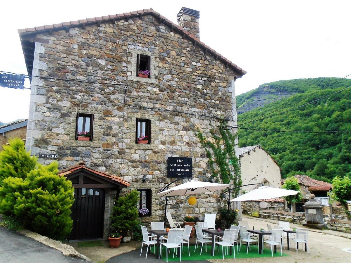 Refugio La Ardilla Real Hostel Posada De Valdeon Buitenkant foto